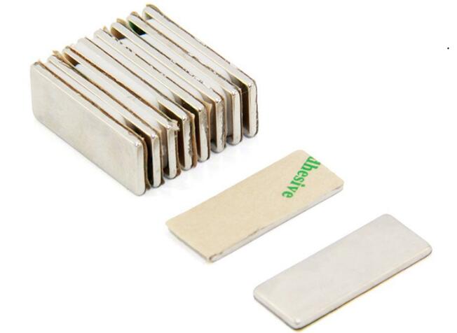 條形磁鐵掰成了兩段，為什么還有N極和S極呢？